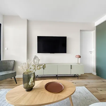 T3 Moderne Avec Terrasse, Piscine Et Parking Prive *