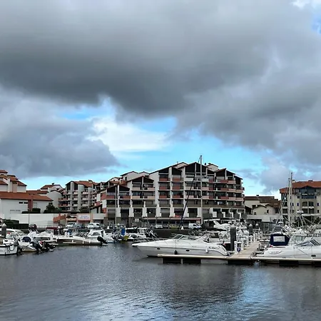 Daire T3 Moderne Avec Terrasse, Piscine Et Parking Prive